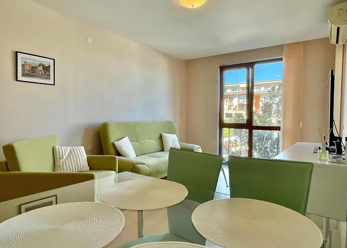 Апартамент Prestige - Private - Bsr - 1 4*